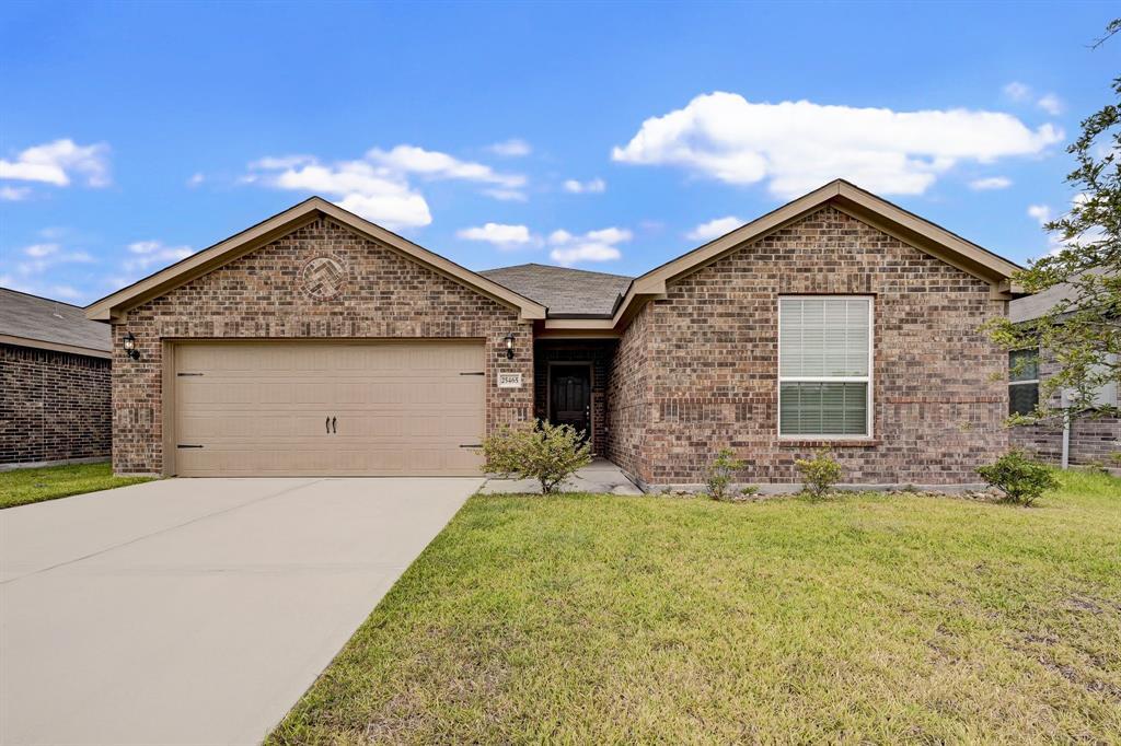 25465 Black Spruce Dr in Cleveland, TX - Foto de edificio