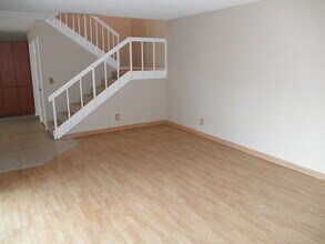 1002 Waterview Dr in Palm Springs, FL - Building Photo - Building Photo