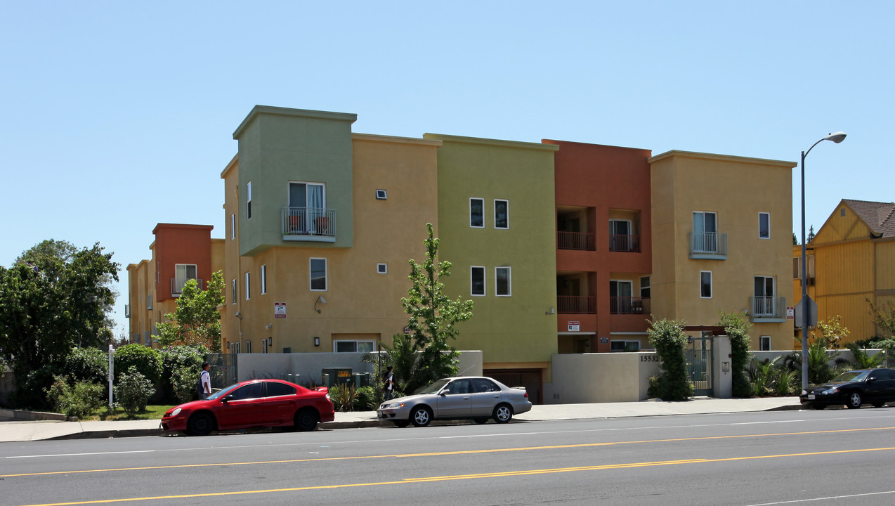 Woodland Terrace Apartments in North Hills, CA - Building Photo