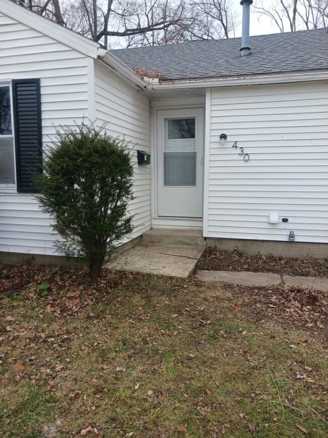 430 Sara St in Urbana, OH - Foto de edificio - Building Photo