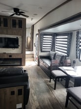 12004 47th Dr NE in Marysville, WA - Foto de edificio - Building Photo