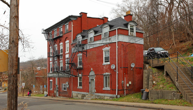 600 Oakwood St in Pittsburgh, PA - Foto de edificio - Building Photo