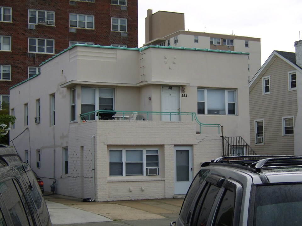 454 E Broadway in Long Beach, NY - Foto de edificio