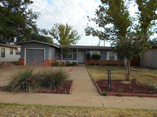 4222 37th St in Lubbock, TX - Building Photo - Building Photo