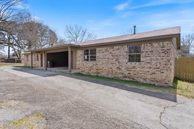 property at 515 S Rd