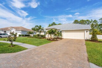2051 Thornwood Dr SE in Palm Bay, FL - Foto de edificio - Building Photo