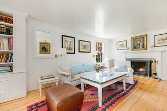 368 Pantigo Rd in East Hampton, NY - Building Photo - Building Photo