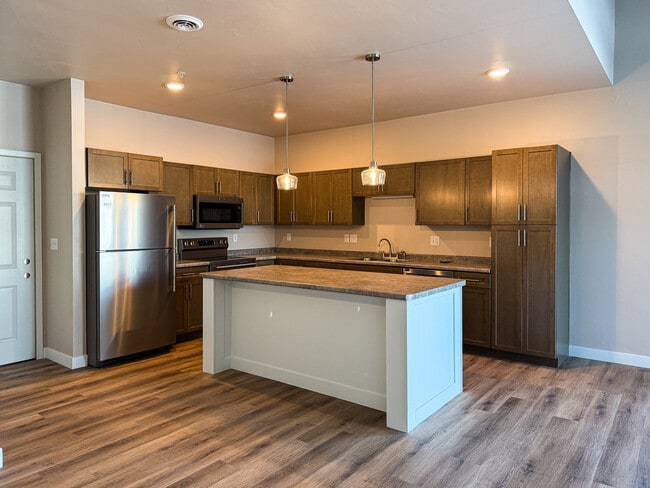 Bridgewood Apartments in Neenah, WI - Foto de edificio - Building Photo
