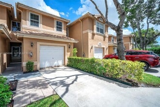 10112 Royal Palm Blvd in Coral Springs, FL - Building Photo - Building Photo