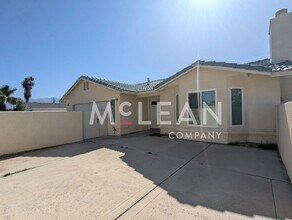 2923 N Biskra Rd in Palm Springs, CA - Building Photo - Building Photo
