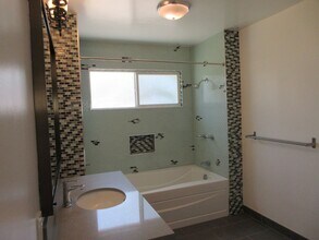 18330 Blackhawk St in Los Angeles, CA - Building Photo - Building Photo