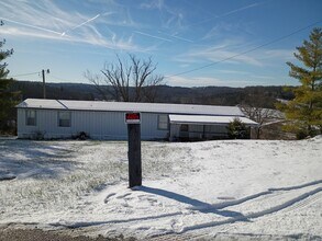 643 Kelly Rd in De Mossville, KY - Building Photo - Building Photo