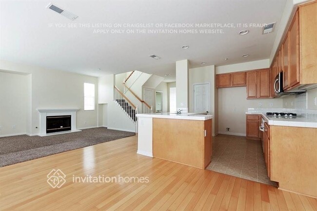 28960 Oak Hill Ln in Highland, CA - Foto de edificio - Building Photo