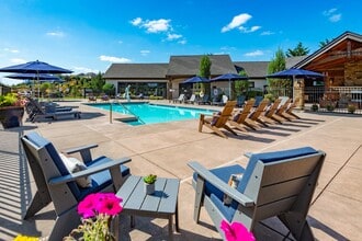 Four Lakes Apartment Homes in Auburn, WA - Foto de edificio - Building Photo