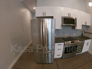 5608 Martin Luther King Jr Way in Oakland, CA - Building Photo - Building Photo
