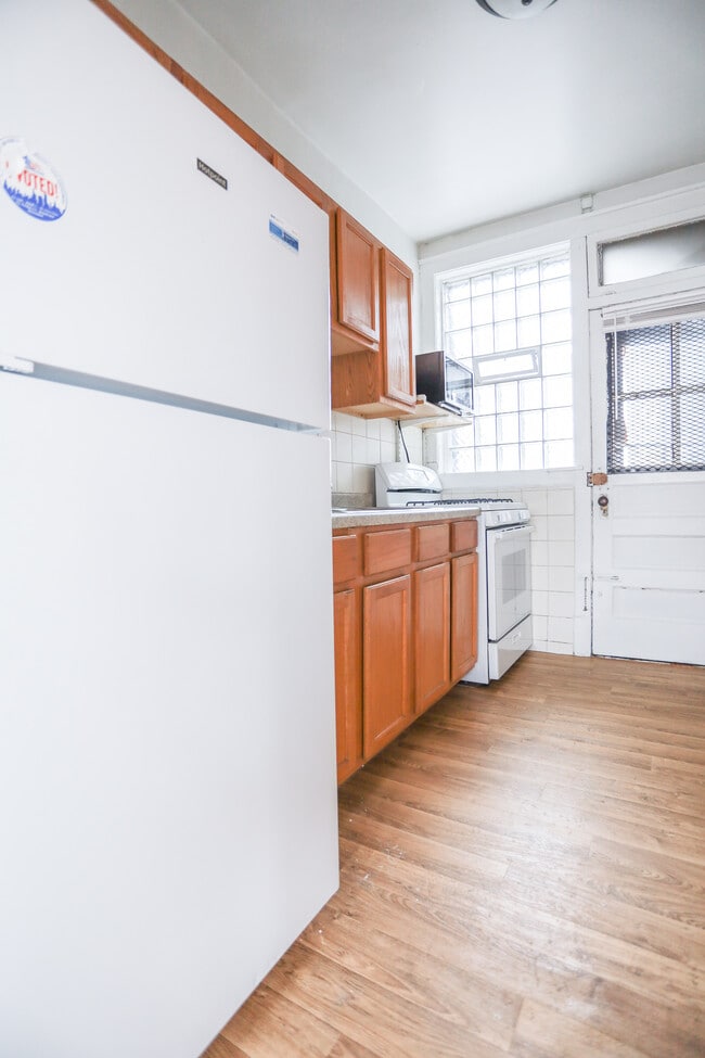 4452 N Damen Ave, Unit #B2