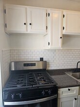 1116 N Main St, Unit 2 in Fall River, MA - Foto de edificio - Building Photo