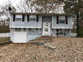 1324 Lansdowne Rd in Indianapolis, IN - Building Photo