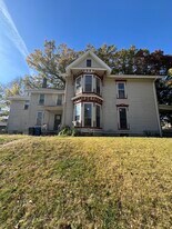 427 E 14th St, Unit #1 in Davenport, IA - Building Photo