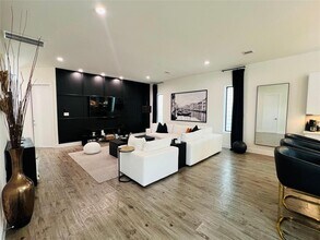 2223 Padron Pl in Houston, TX - Building Photo - Building Photo