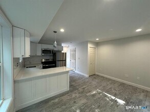 1083 Whalley Ave in New Haven, CT - Building Photo - Building Photo