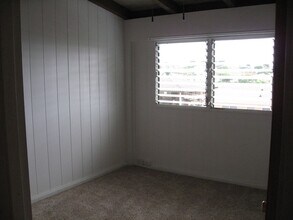1654 Ho?olaule?a St in Pearl City, HI - Building Photo - Building Photo