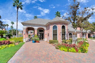 1600 Eldridge Pkwy in Houston, TX - Building Photo - Building Photo