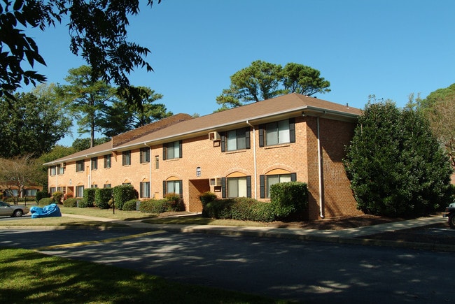 Bay Breeze Apartments - West
