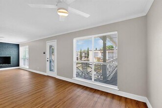 5919 E University Blvd in Dallas, TX - Building Photo - Building Photo