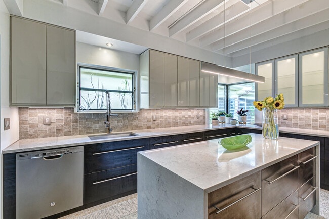 626 N Lakeside Dr in Lake Worth Beach, FL - Building Photo - Building Photo