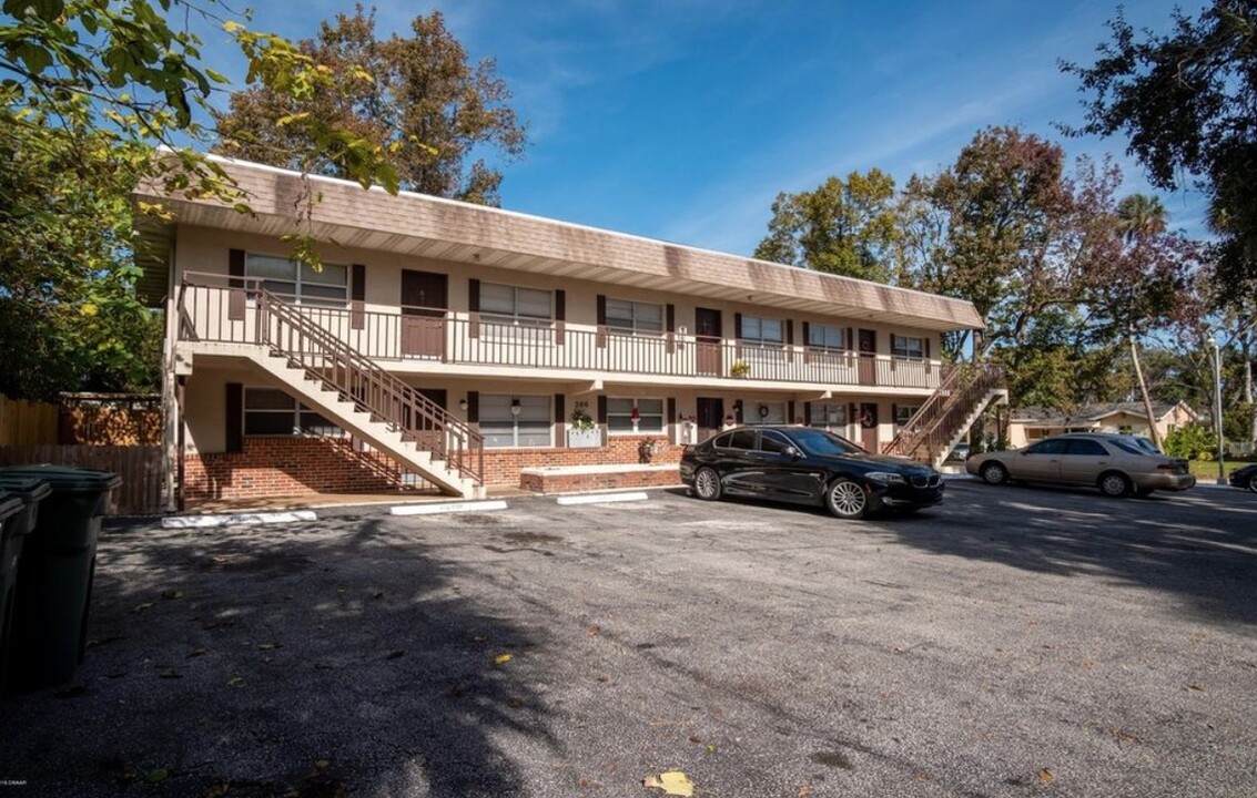 200 Hepburn St in Daytona Beach, FL - Building Photo