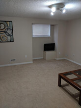 1600 Mickleborough Dr in London, ON - Building Photo - Building Photo