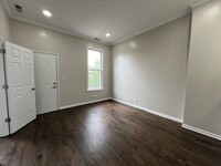 2109 N California Ave, Unit 2R in Chicago, IL - Building Photo - Building Photo