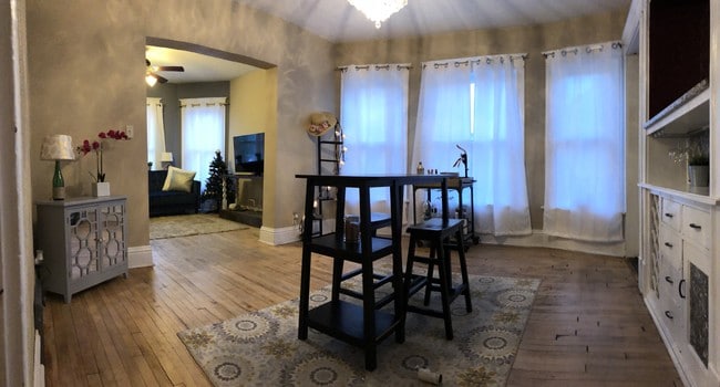 2119 E Bradford Ave, Unit Lower