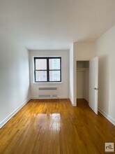 257 E 61st St in New York, NY - Building Photo - Building Photo