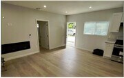 1004 W Clark Ave in Burbank, CA - Foto de edificio - Building Photo