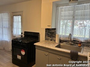 215 Tansyl Dr in San Antonio, TX - Building Photo - Building Photo