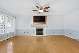 149 Morganton Ct in Cameron, NC - Foto de edificio - Building Photo