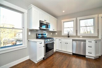 8 Chestnut Ave in Boston, MA - Building Photo - Building Photo