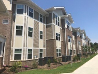 Cascade Garden Apartments 55+ Community in Mooresville, NC - Foto de edificio