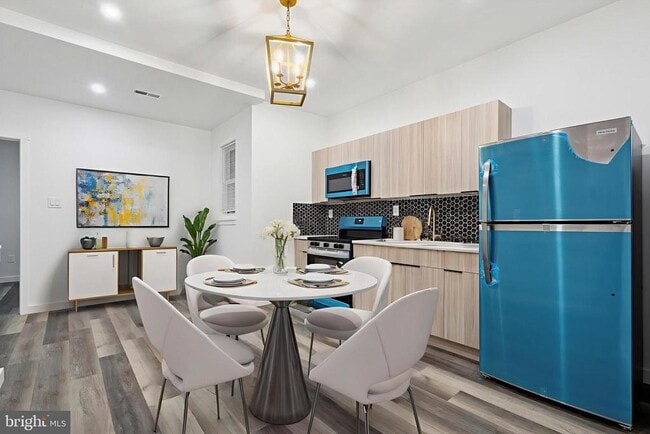 property at 104 W Ontario St