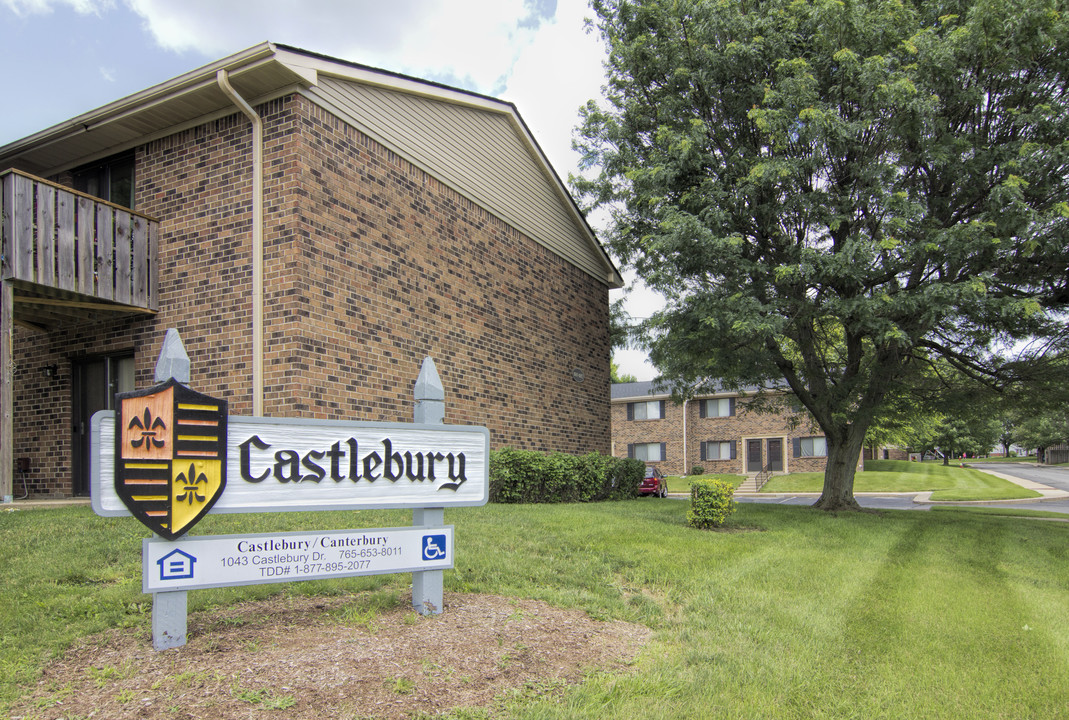 Castlebury / Canterbury Estates in Greencastle, IN - Building Photo