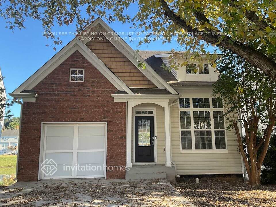 401 Pondweed Dr in Lawrenceville, GA - Building Photo