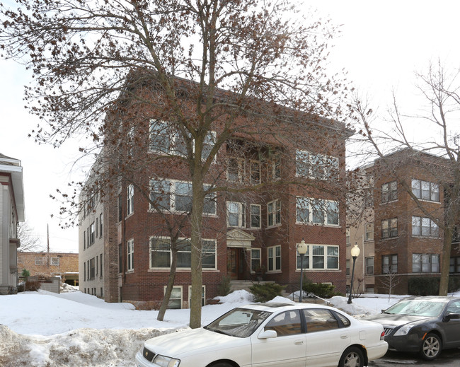 1913 Dupont Ave in Minneapolis, MN - Building Photo - Building Photo