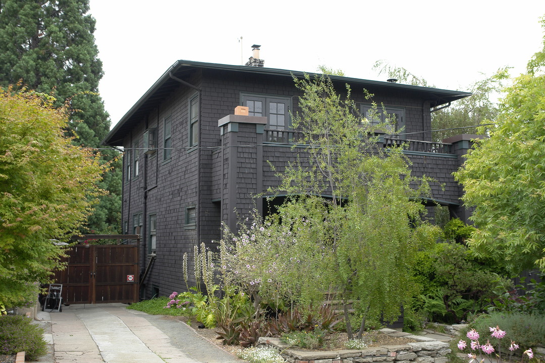 1426 Everett Ave in Oakland, CA - Building Photo