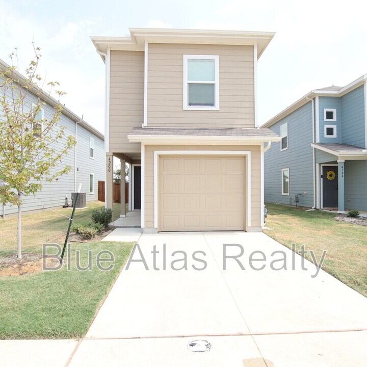 4200 Belmont Dr in Aubrey, TX - Building Photo