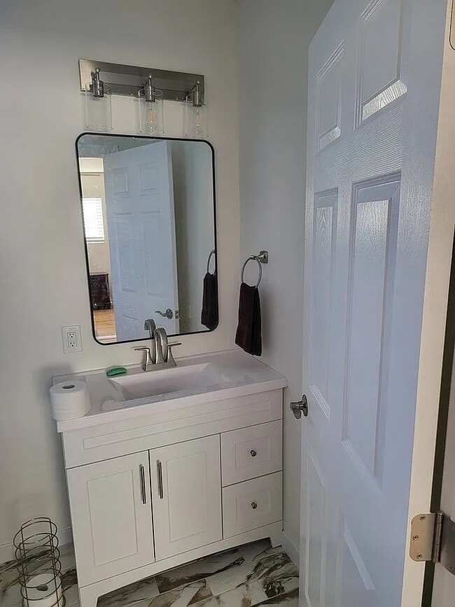 1118 W Cruces St in Wilmington, CA - Building Photo - Building Photo