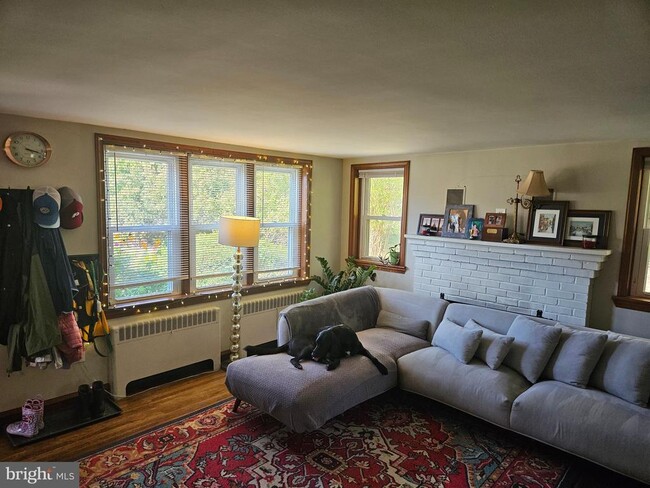 property at 3026 Crescent Ave