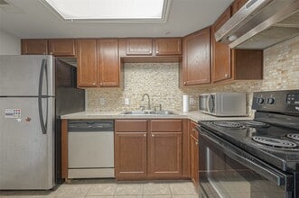 3758 Tanglewilde St in Houston, TX - Building Photo - Building Photo