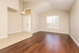 2101 Woodsedge Dr in Kissimmee, FL - Building Photo - Building Photo